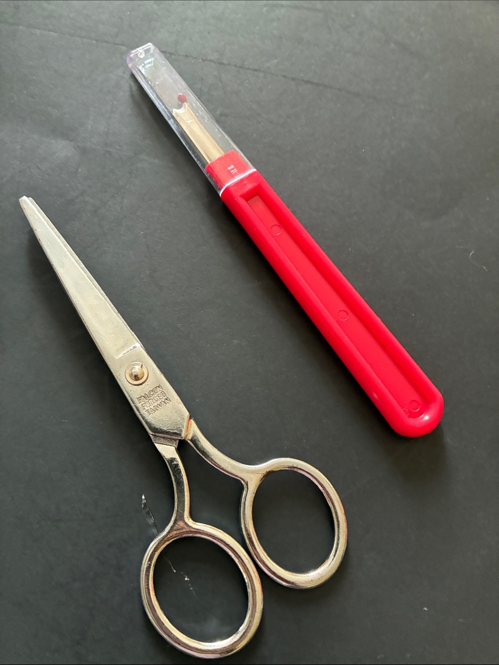 Mini Sewing Box & Tools/Notions - Picture 6 of 16